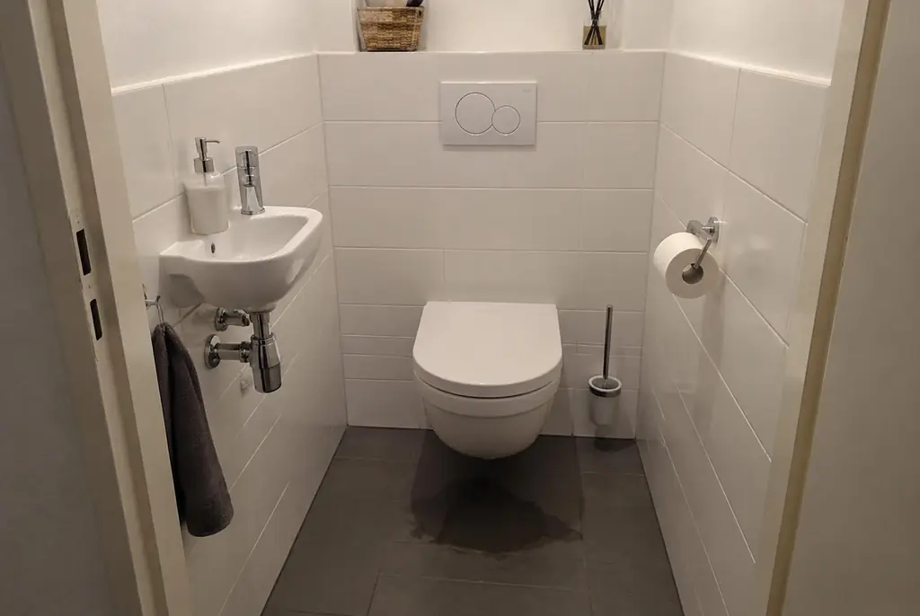 Lekdetectie Kesteren – natte vloer bij een toilet